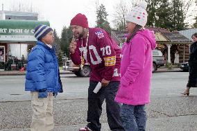 C129-34A (l to r) Philip Daniel Bolden, Ice Cube and Aleisha