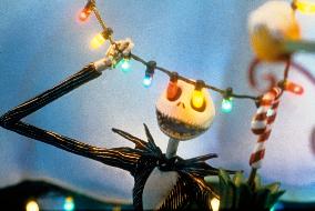 TIM BURTON'S THE NIGHTMARE BEFORE CHRISTMAS