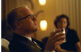 Capote For further information please contact the Sony Pictu