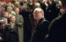 Capote For further information please contact the Sony Pictu