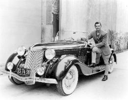 CLARK GABLE WITH HIS FORD V8