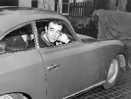 SEAN CONNERY DRIVING HIS PORSCHE 356