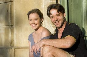 G-228  Max (Russell Crowe) enjoys the company of his suppose