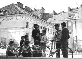 ANDRZEJ MUNK directing an unidentified documentary