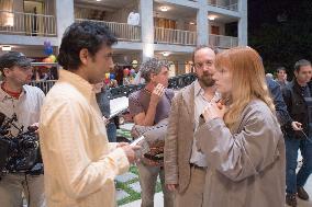 Writer-Director, M. NIGHT SHYAMALAN, PAUL GIAMATTI as Clevel
