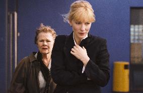 Cate Blanchett (Sheba Hart) and Judi Dench (Barbara Covett)