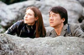 Claire Forlani and Jackie Chan in a scene from THE MEDALLION