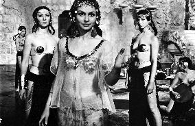 THE SARAGOSSA MANUSCRIPT
