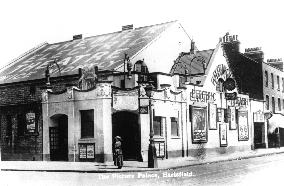 THE PICTURE PALACE CINEMA EARLSFIELD, LONDON  CIRCA 1911