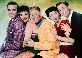 GENTLEMEN MARRY BRUNETTES