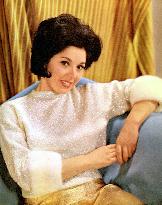 SUSAN MAUGHAM    British vocalist and actress SUSAN MAUGHAM