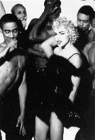 MADONNA: TRUTH OR DARE