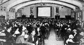 PALLADIUM CINEMA, MILE END, LONDON CIRCA 1910