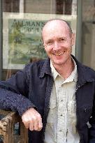 THE WIND THAT SHAKES THE BARLEY