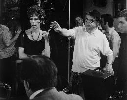 THE FRONT PAGE (US1974) CAROL BURNETT, BILLY WILDER (DIRECTO
