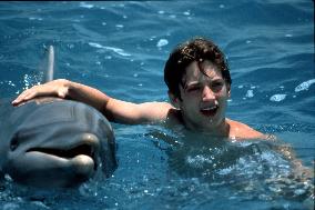 FLIPPER (US1996) ELIJAH WOOD  DOLPHIN