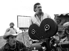 THE LAST MOVIE (US1971) DENNIS HOPPER, DIRECTOR AND LAZLO KO