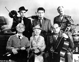 THE LADYKILLERS (BR1955) TOP L-R, HERBERT LOM, PETER SELLERS