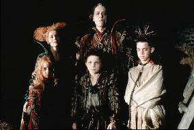 THE LITTLE VAMPIRE (GER/US/NETH2000) BACK ROW, ALICE KRIGE,