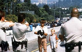 CROCODILE DUNDEE IN LOS ANGELES