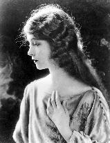 LILLIAN GISH