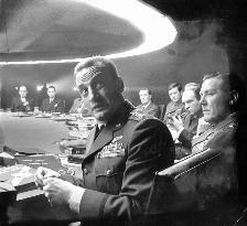 DR STRANGELOVE OR: HOW I LEARNED TO STOP WORRYING AND LOVE T