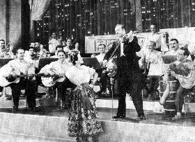 WEEK-END AT THE WALDORF