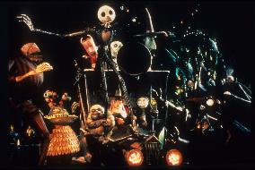 TIM BURTON'S THE NIGHTMARE BEFORE CHRISTMAS