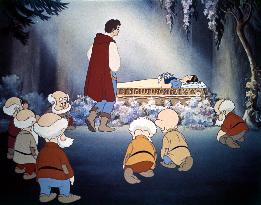 SNOW WHITE AND THE SEVEN DWARFS