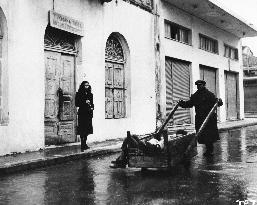 THE TRAVELLING PLAYERS