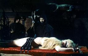 CURSE OF THE CRIMSON ALTAR