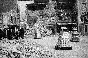 Daleks Invasion Earth 2150AD film (1966)