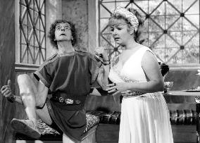 CARRY ON CLEO