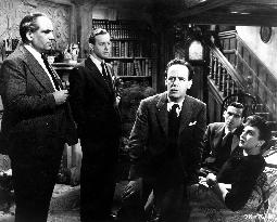 DEAD OF NIGHT (BR1945) L-R, FREDERICK VALK, ROLAND CULVER, M