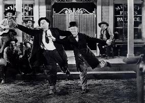 Laurel &amp; Hardy: Way Out West film (1937)