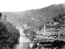 Matlock Bath, Derwent Terrace c1864