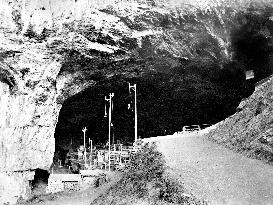 Castleton, Peak Cavern c1864