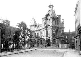 Tiverton, Town Hall 1890