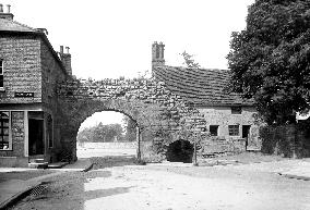 Lincoln, the Newport Arch 1890