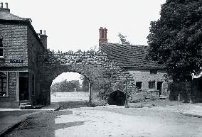 Lincoln, the Newport Arch 1890