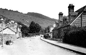 Reigate, the Yew Tree Inn 1890