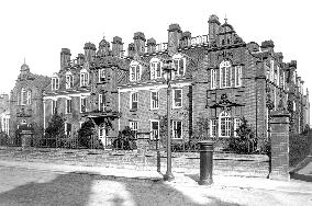 Cambridge, Newnham College, Sedgewick Hall 1890