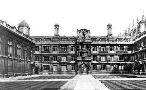 Cambridge, Clare College 1890