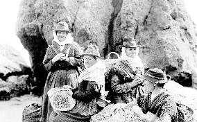 Tenby, Fishwives 1890