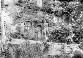 Knaresborough, the Wayside Cave Shrine, The House in the Roc