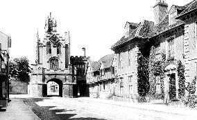 Warwick, East Gate and Landors House 1892