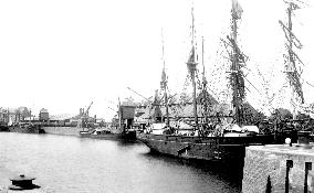 Boston, the Docks 1893