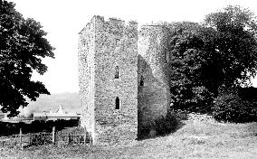 Crickhowell, the Castle 1893