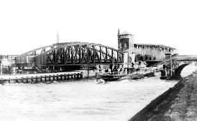 Barton upon Irwell, the Swing Bridges 1895