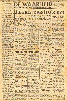 1945 De Waarheid (Holland) Japan surrenders and VJ Day
